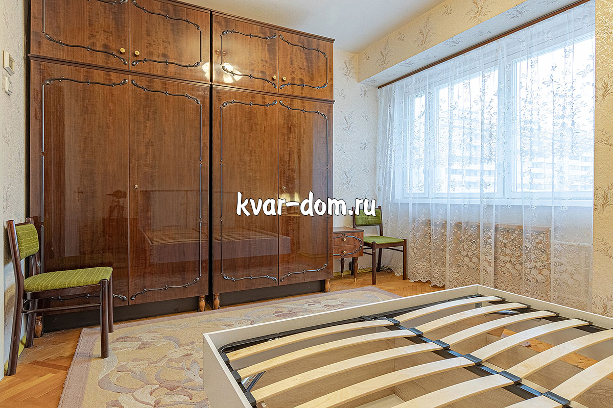 Снять квартиру Матвеевская 38
